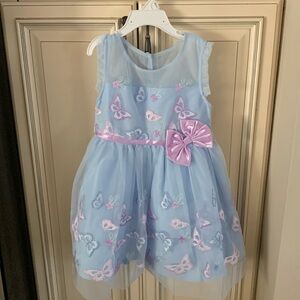 Girls dress